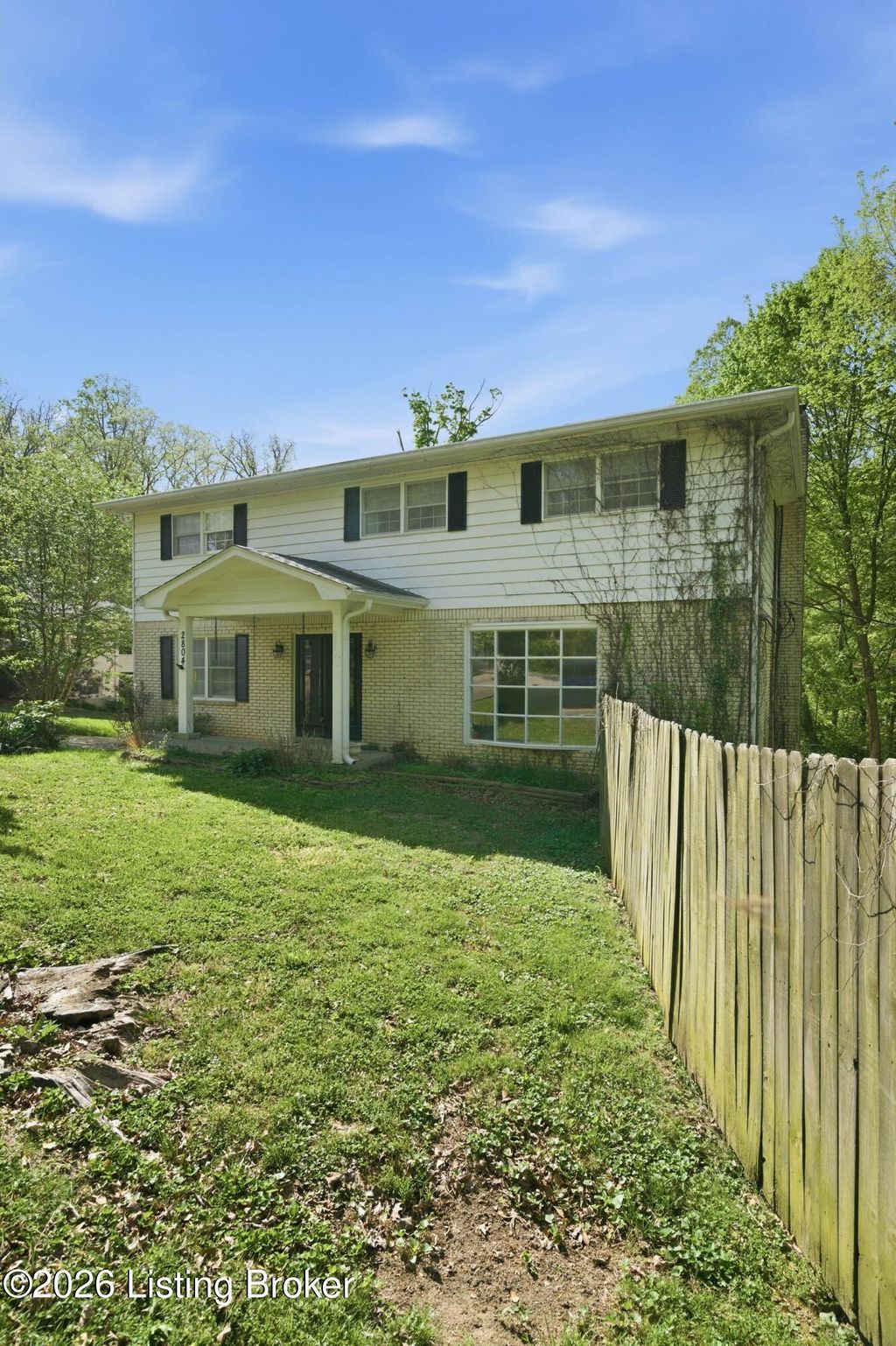 Photo of 2804 Timber Hills Rd, Louisville, KY 40214 (MLS # 1714935)