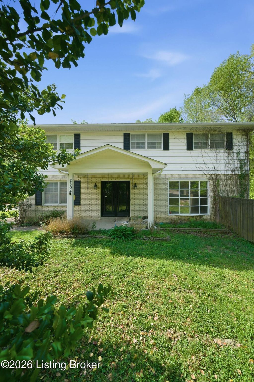 Photo of 2804 Timber Hills Rd, Louisville, KY 40214 (MLS # 1714935)