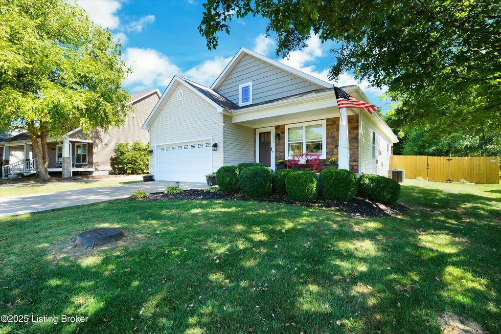 Photo of 5208 Manor Dr, Crestwood, KY 40014 (MLS # 1697691)