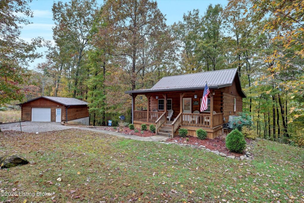 Photo of 1046 Michaels Cove Dr, Leitchfield, KY 42754 (MLS # 1713662)