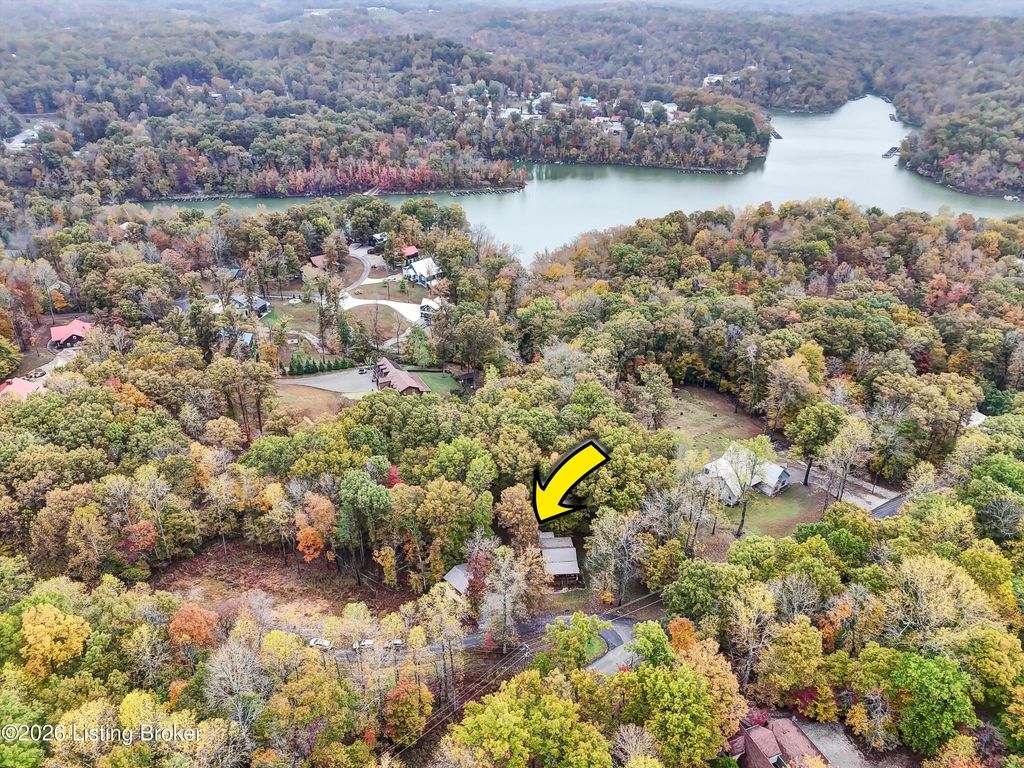 Photo of 1046 Michaels Cove Dr, Leitchfield, KY 42754 (MLS # 1713662)