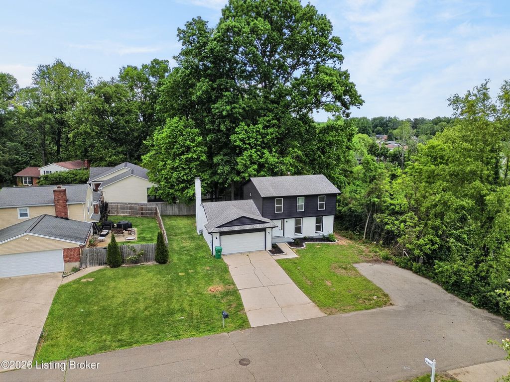 Photo of 8311 Casualwood Way, Louisville, KY 40291 (MLS # 1716810)