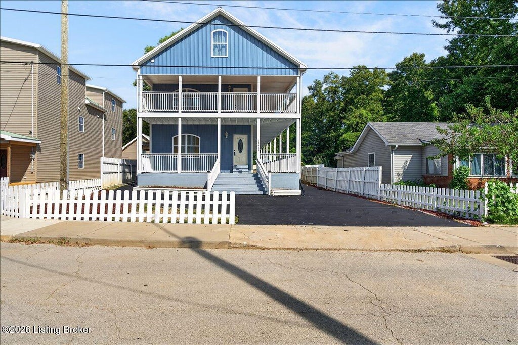 Photo of 12413 Berrytown Rd, Louisville, KY 40223 (MLS # 1728701)