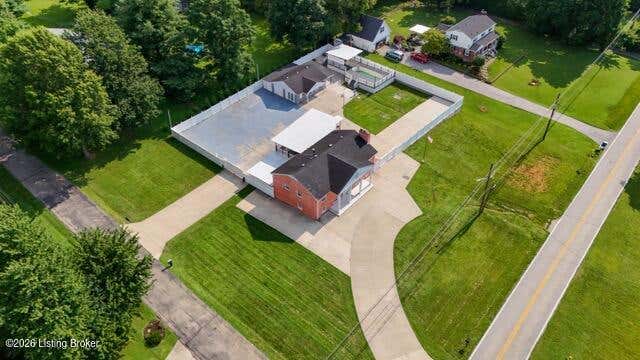Photo of 6709 Cooper Chapel Rd, Louisville, KY 40229 (MLS # 1724244)