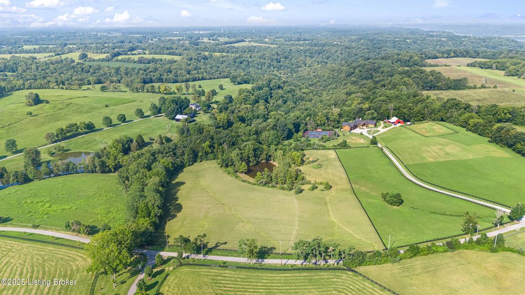 Photo of 3912 Greenhaven Ln, Goshen, KY 40026 (MLS # 1697559)