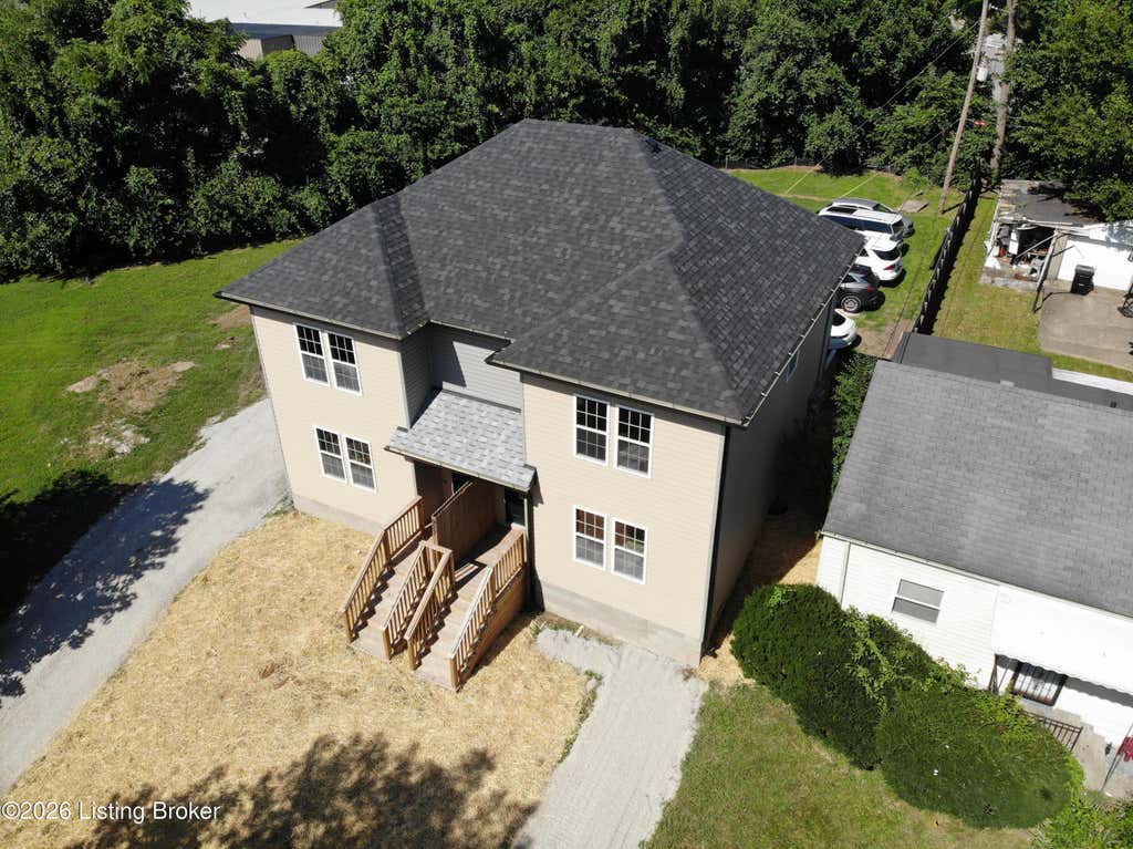 Photo of 927 Algonquin Pkwy, Louisville, KY 40208 (MLS # 1725047)