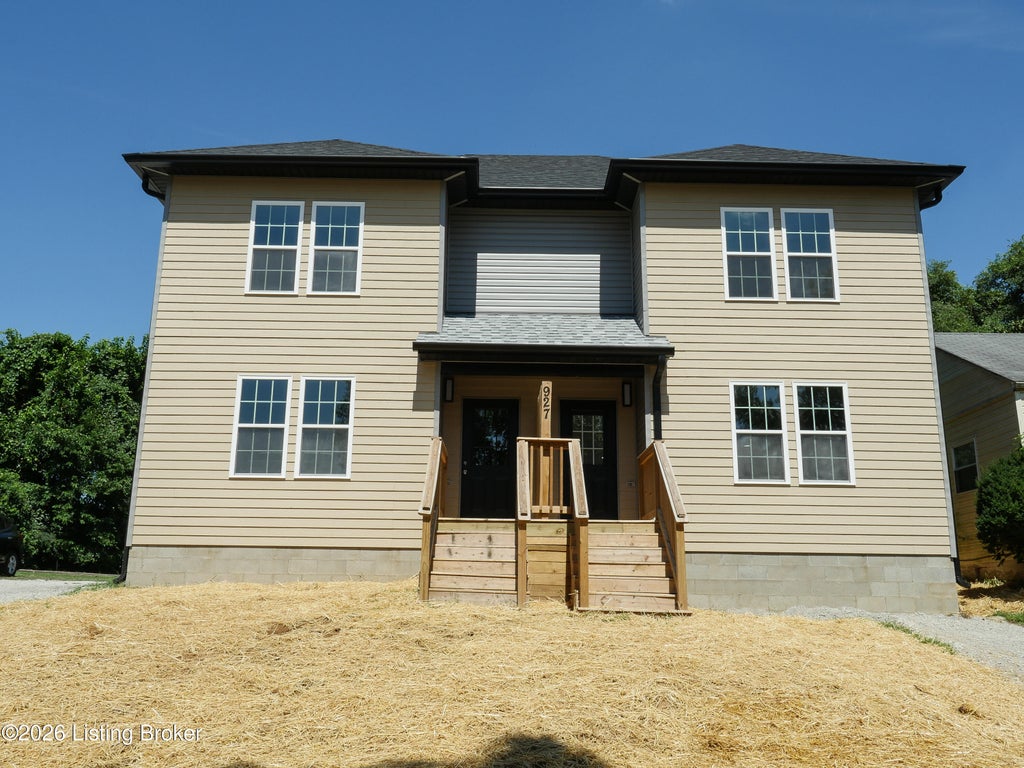 Photo of 927 Algonquin Pkwy, Louisville, KY 40208 (MLS # 1725047)