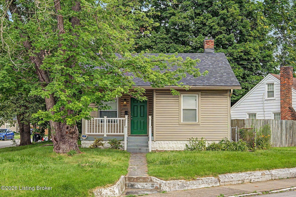 Photo of 2006 Bradley Ave, Louisville, KY 40217 (MLS # 1723264)