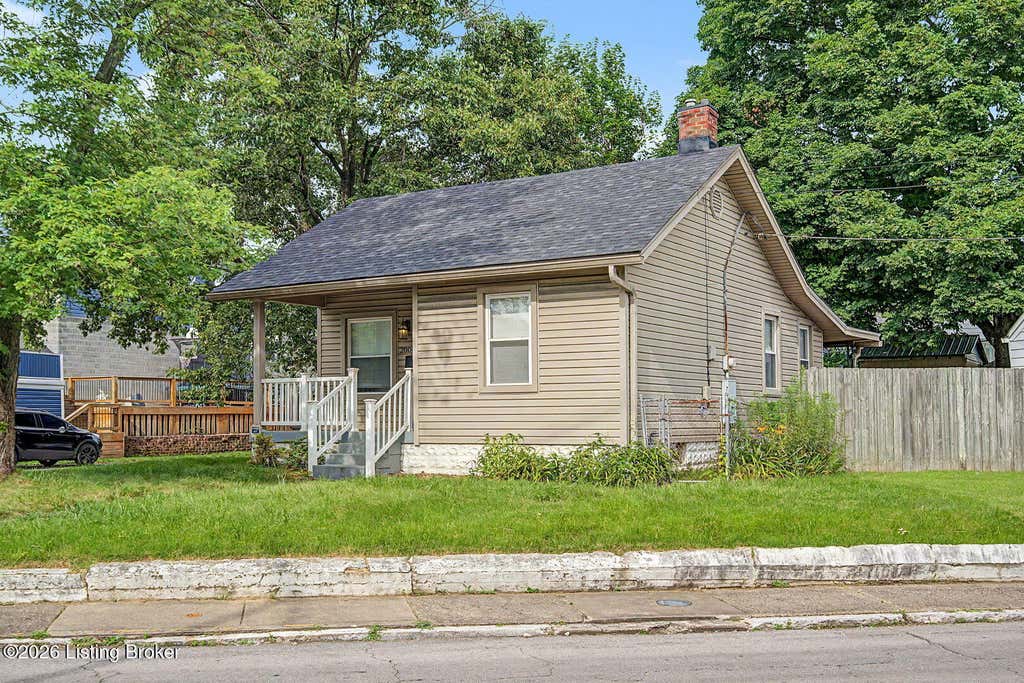 Photo of 2006 Bradley Ave, Louisville, KY 40217 (MLS # 1723264)