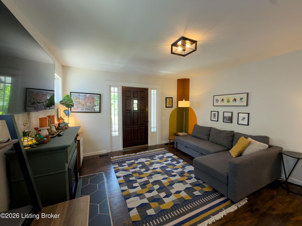 Photo of 2611 Grinstead Dr, Louisville, KY 40206 (MLS # 1717962)