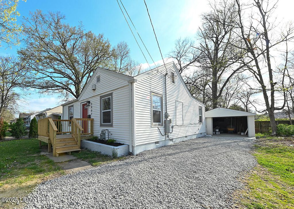 Photo of 3907 Peachtree Ave, Louisville, KY 40215 (MLS # 1713090)