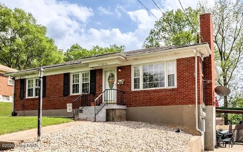Homes For Sale - 1082 Forrest View Dr<br/> Louisville, KY 40219