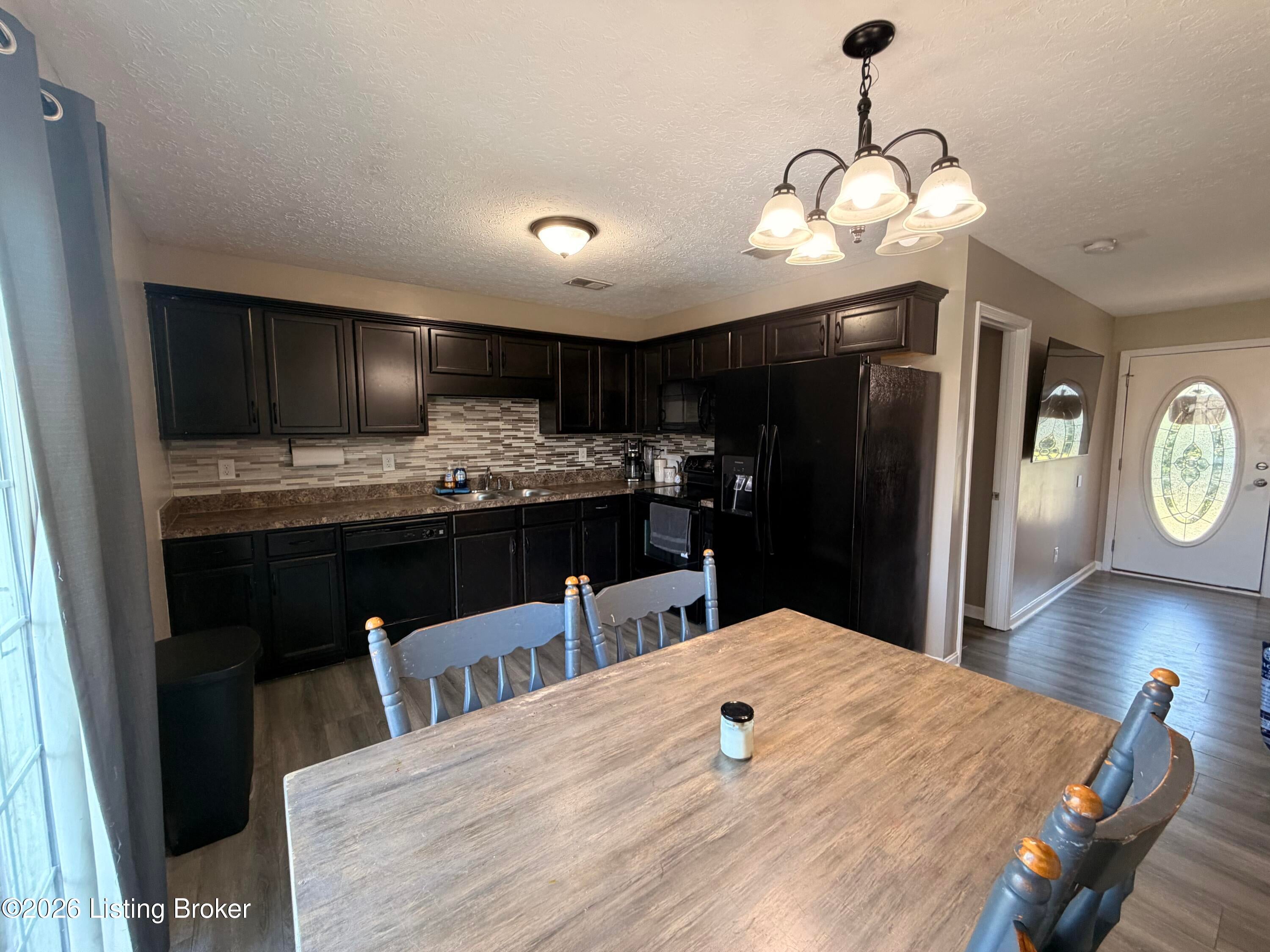322 Gentry Ln