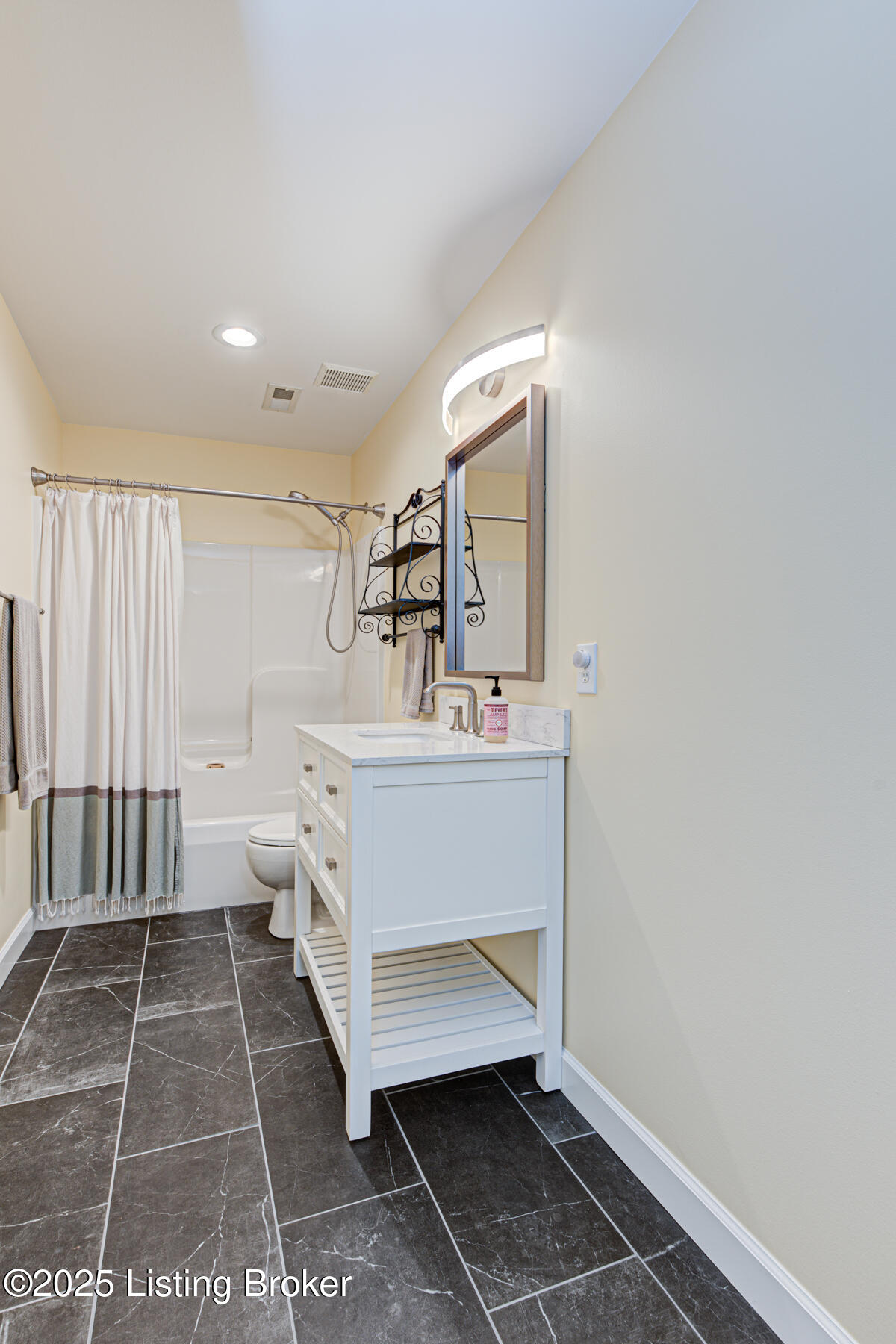 2109 Clarke Pointe Dr, Crestwood, Kentucky image 32