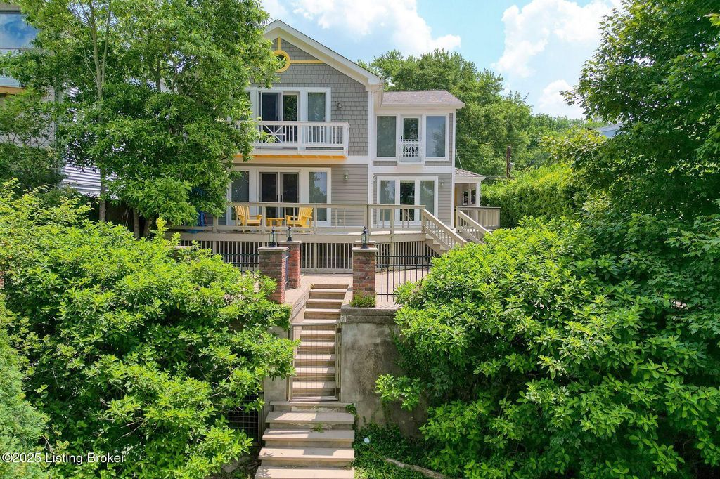 Photo of 2702 Belknap Beach Rd, Prospect, KY 40059 (MLS # 1694305)