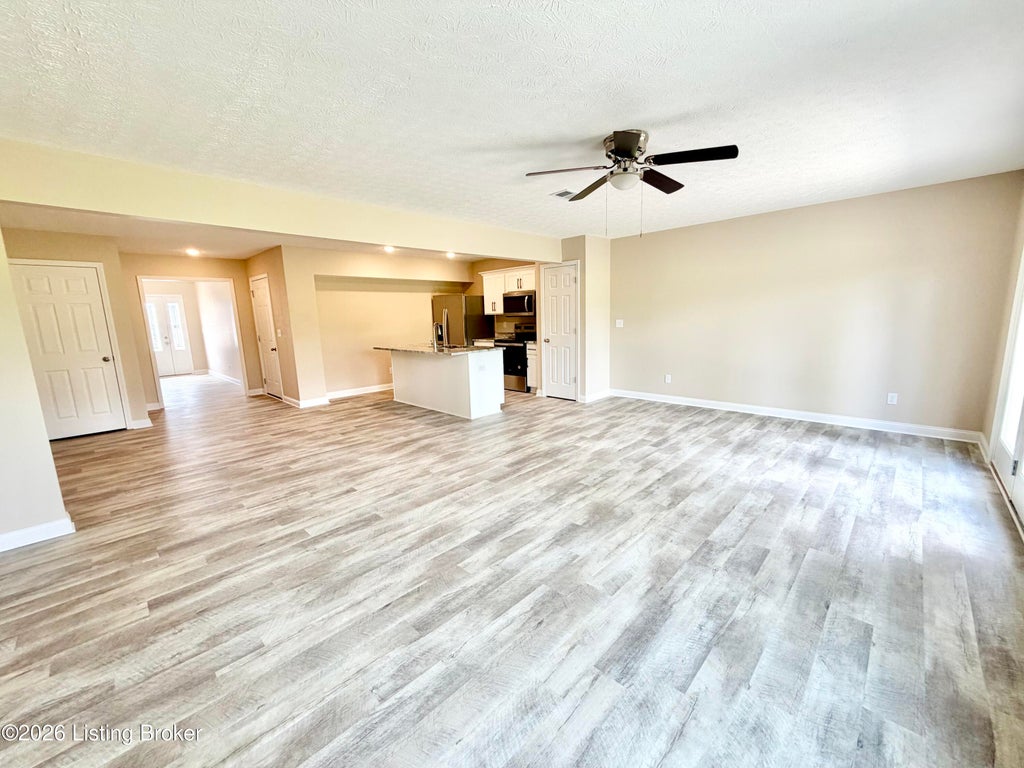 Photo of 348/350 Breckinridge Cir, Vine Grove, KY 40175 (MLS # 1723821)