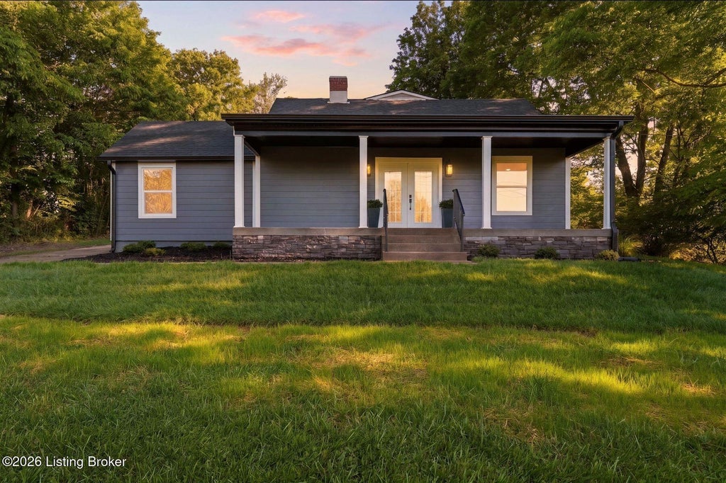 Photo of 6805 Cooper Chapel Rd, Louisville, KY 40229 (MLS # 1716956)