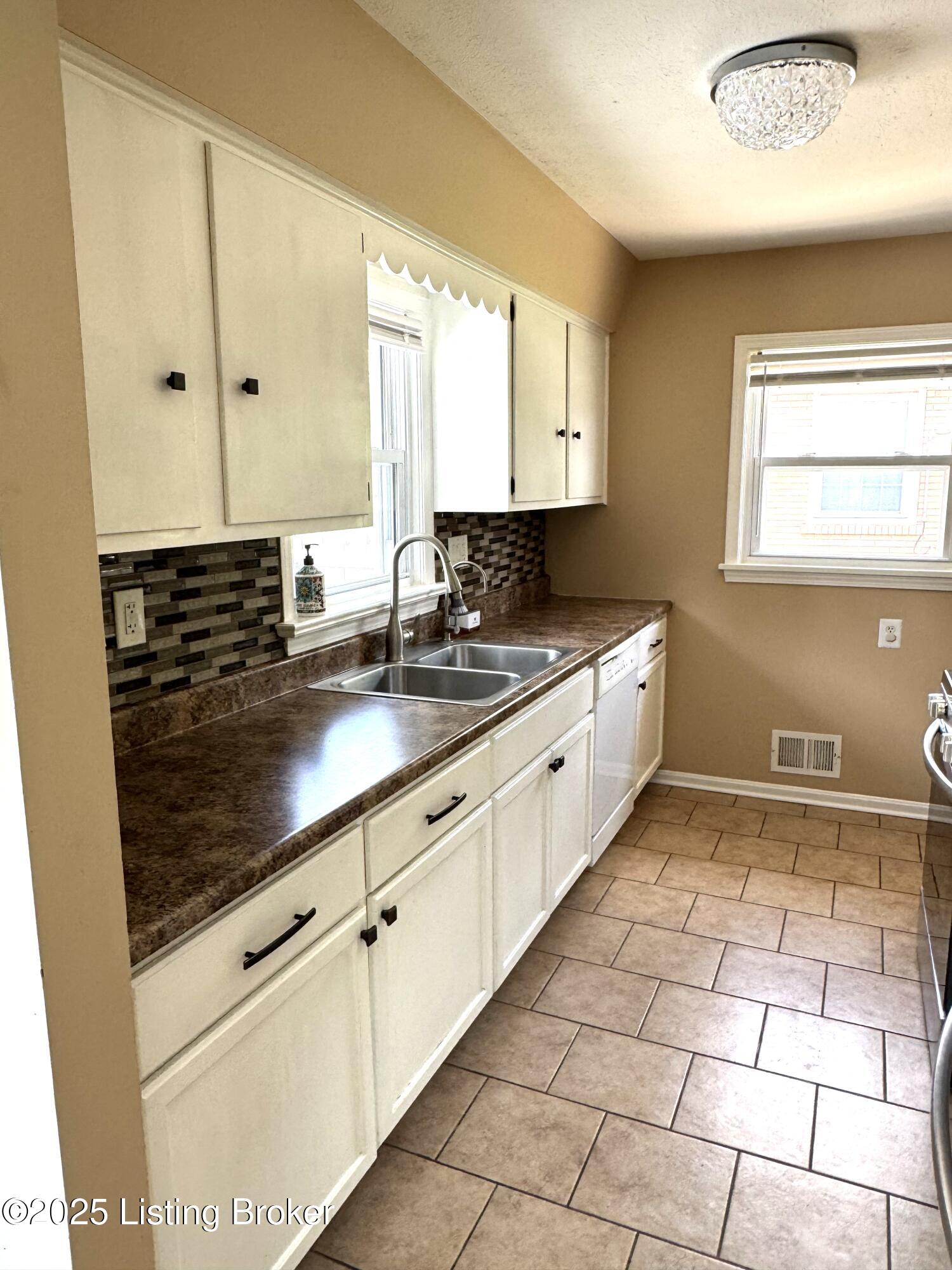 7005 Shareith Dr, Louisville, Pennsylvania image 19