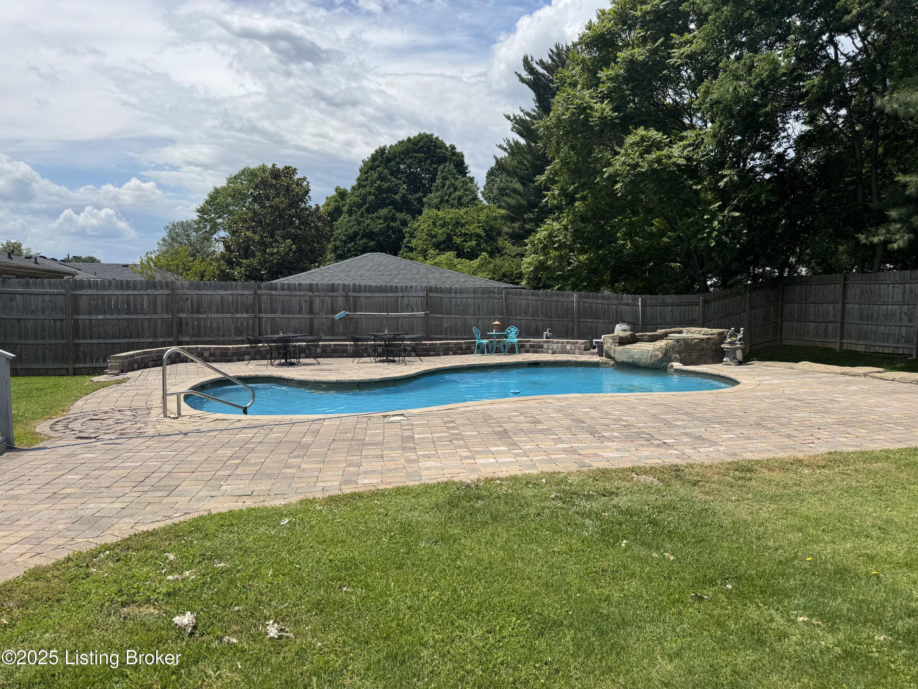 7005 Shareith Dr, Louisville, Pennsylvania image 29