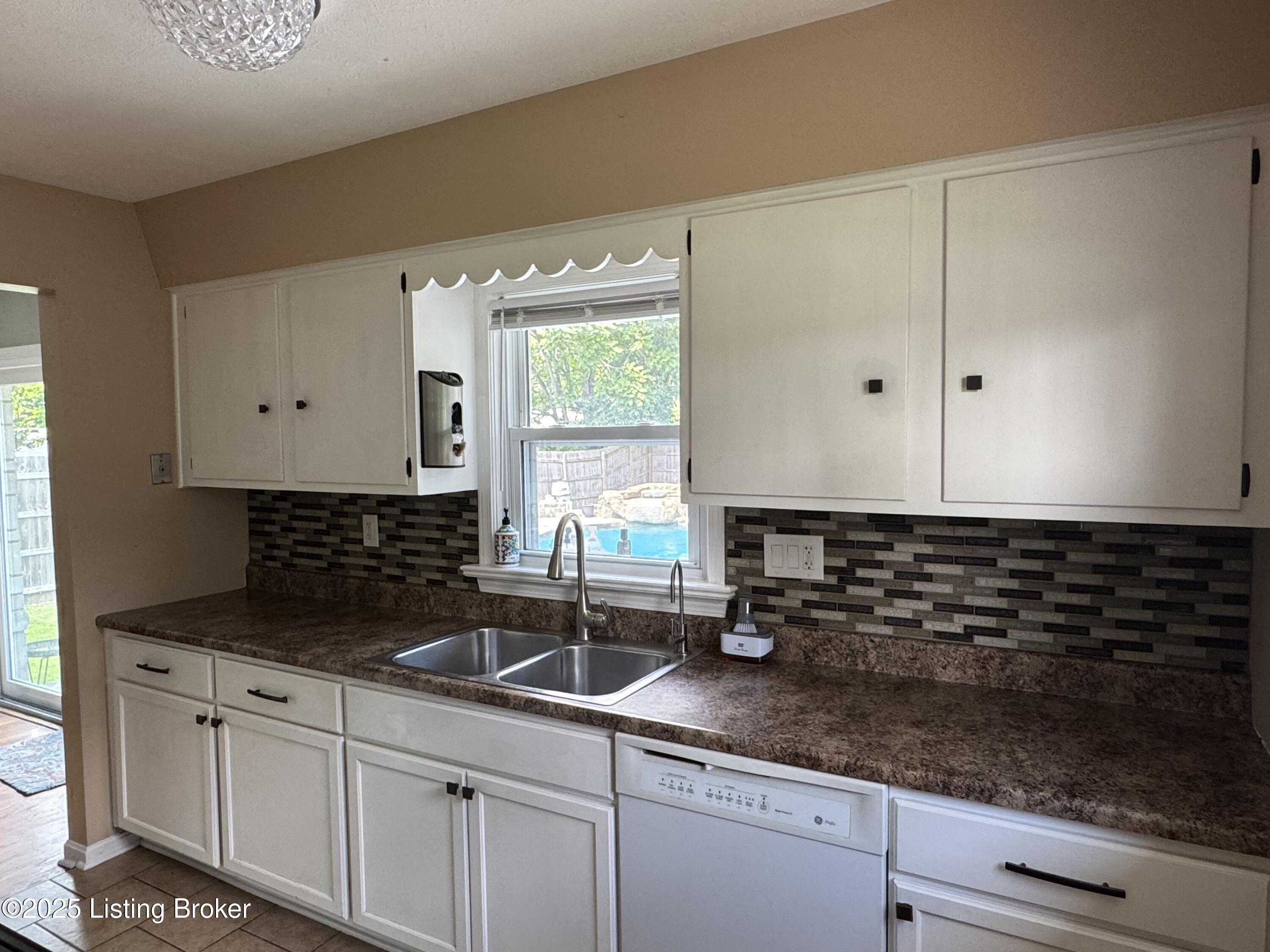 7005 Shareith Dr, Louisville, Pennsylvania image 23
