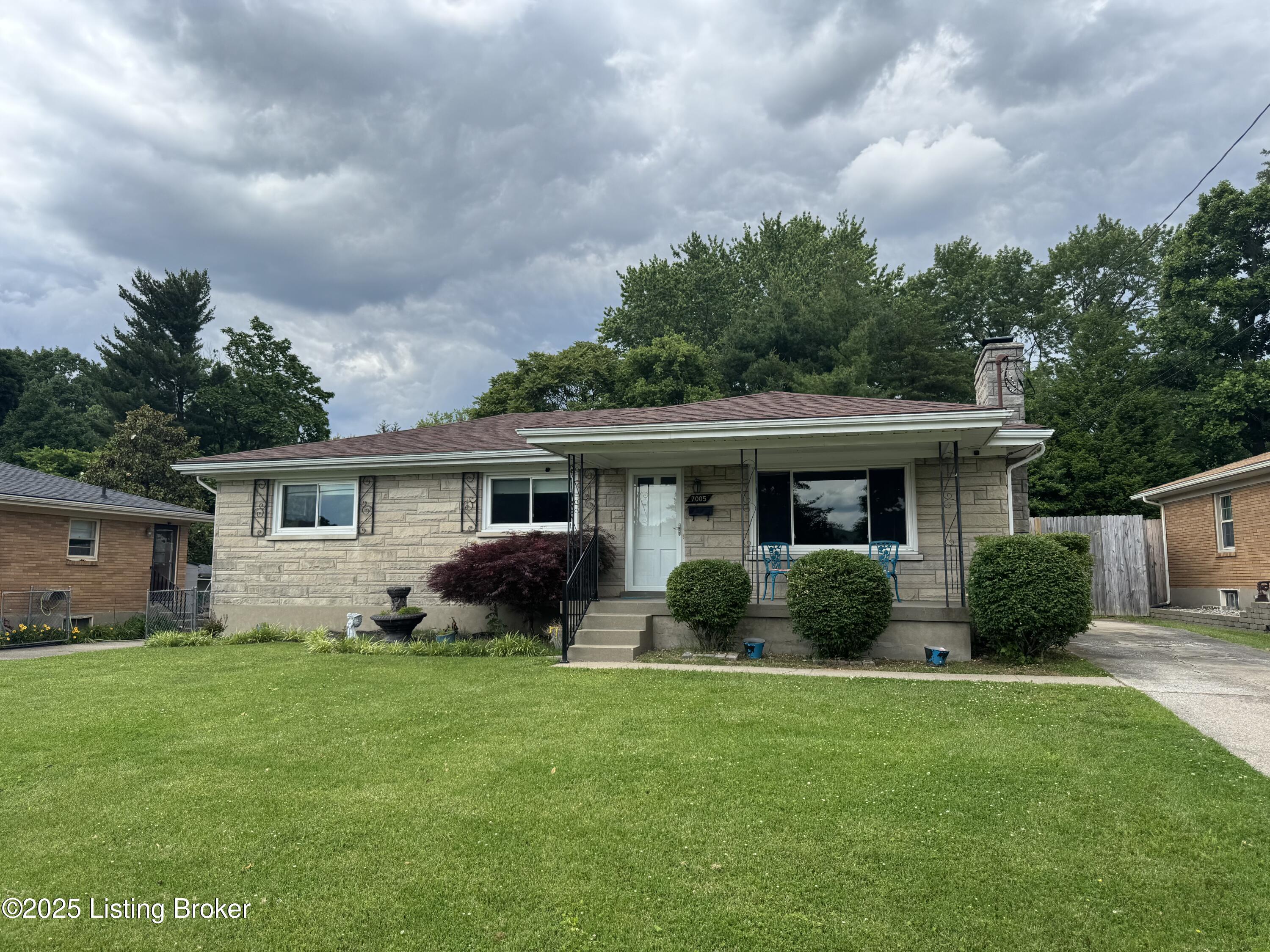 7005 Shareith Dr, Louisville, Pennsylvania image 2
