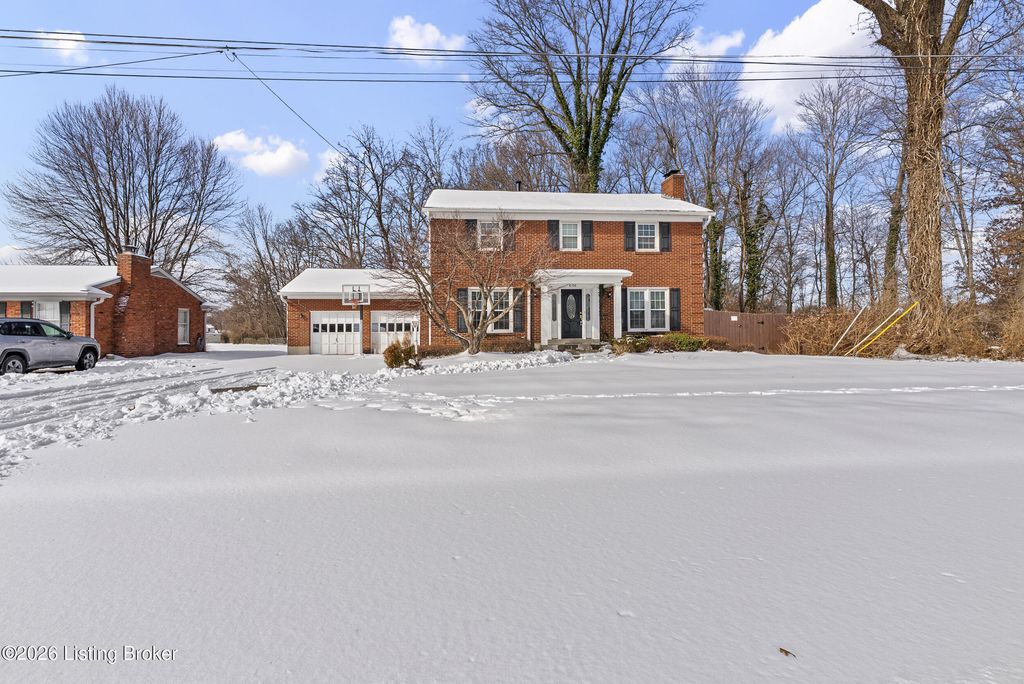 Photo of 4100 Roxbury Rd, Louisville, KY 40218 (MLS # 1707869)