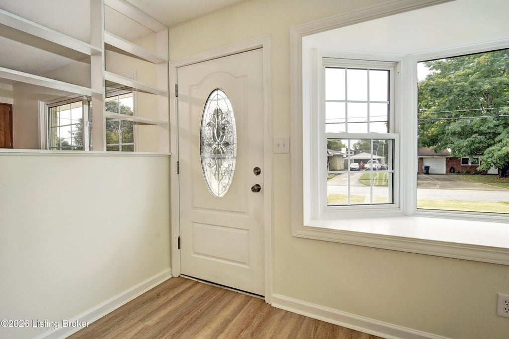 Photo of 6701 Morning Star Way, Louisville, KY 40272 (MLS # 1728441)