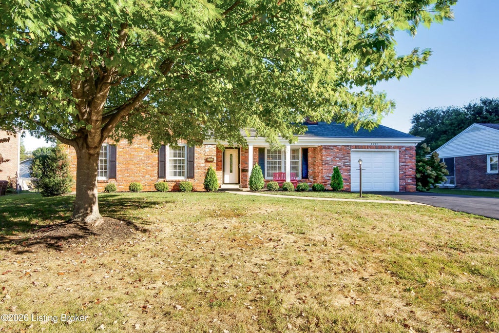 Photo of 8605 Charing Cross Rd, Louisville, KY 40222 (MLS # 1731816)