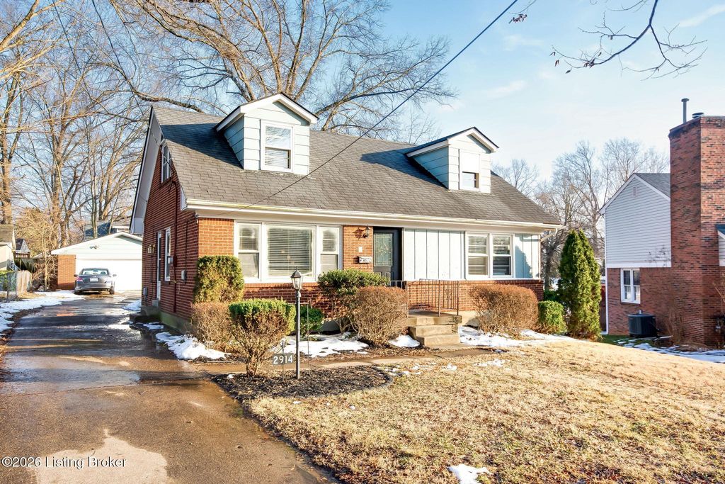 Photo of 2914 Lindsay Ave, Louisville, KY 40206 (MLS # 1708805)