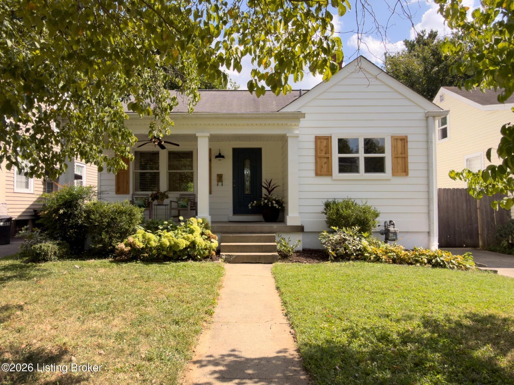 Photo of 3412 Ingle Ave, Louisville, KY 40207 (MLS # 1728390)