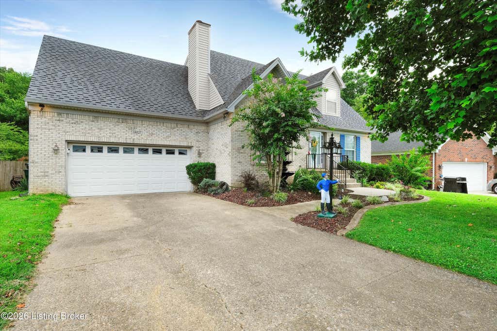 Photo of 10527 Leven Blvd, Louisville, KY 40229 (MLS # 1724161)
