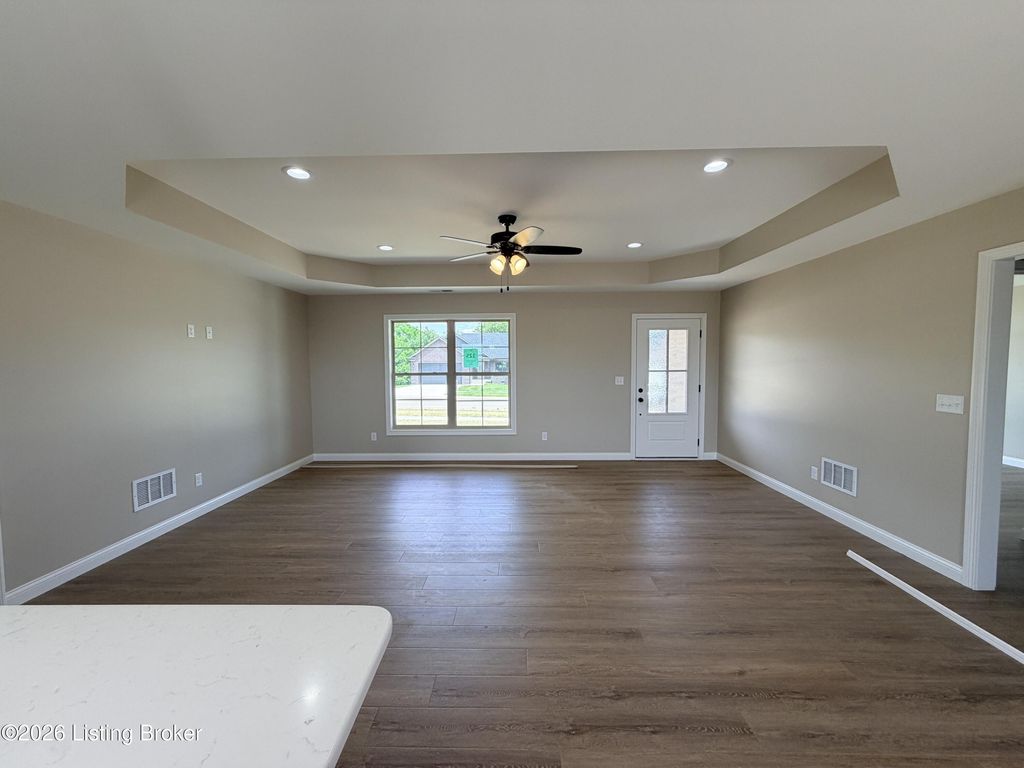 Photo of 231 New Orleans Ct, Taylorsville, KY 40071 (MLS # 1720504)