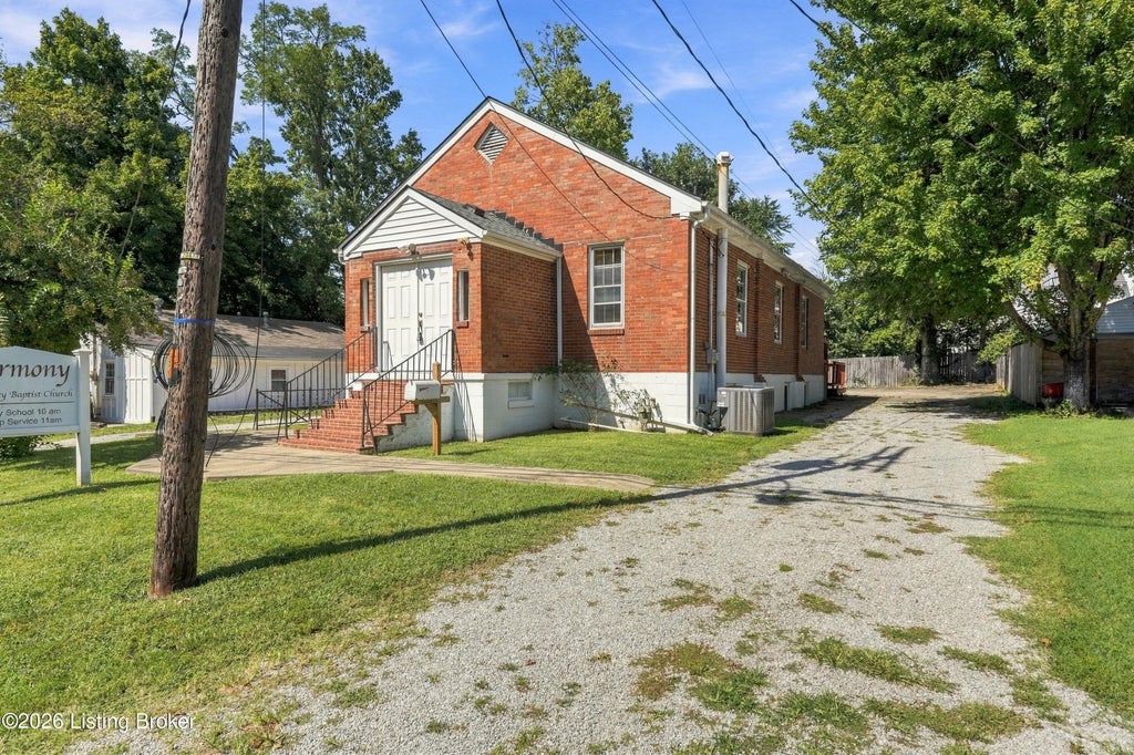 Photo of 109 Berry Ave, Versailles, KY 40383 (MLS # 1729115)
