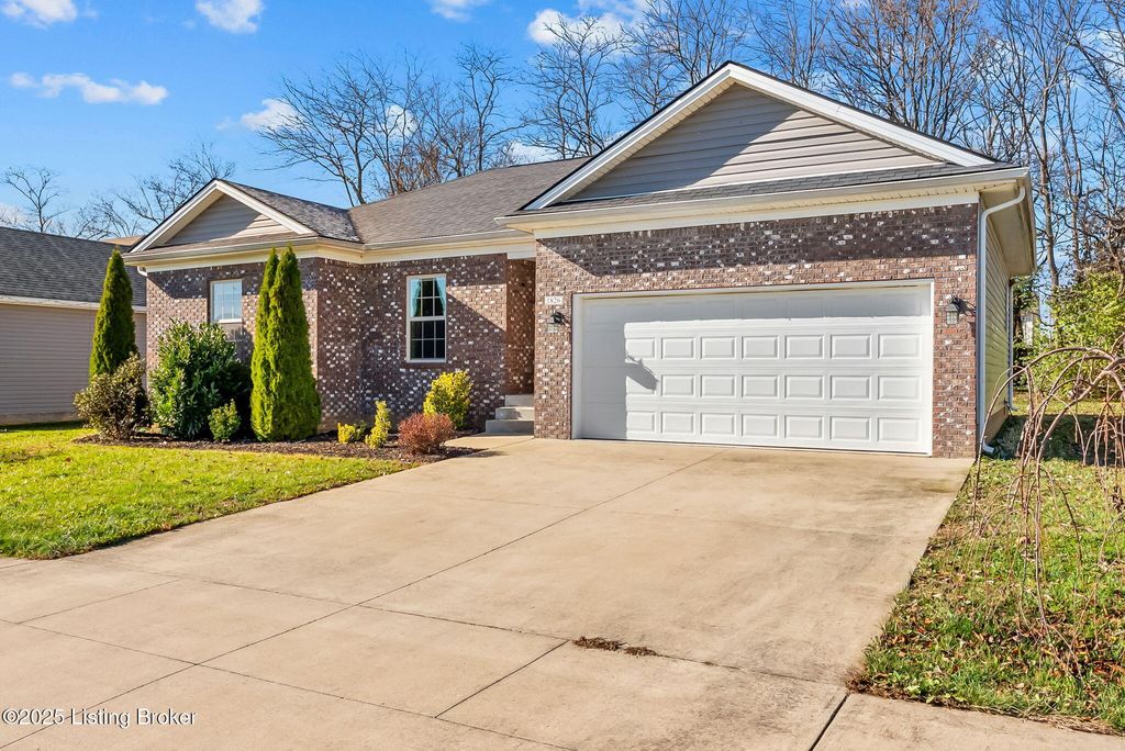 Photo of 1826 Blackwell Rd, Shelbyville, KY 40065 (MLS # 1704655)