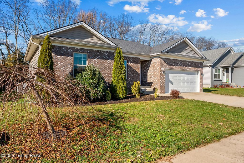 Photo of 1826 Blackwell Rd, Shelbyville, KY 40065 (MLS # 1704655)