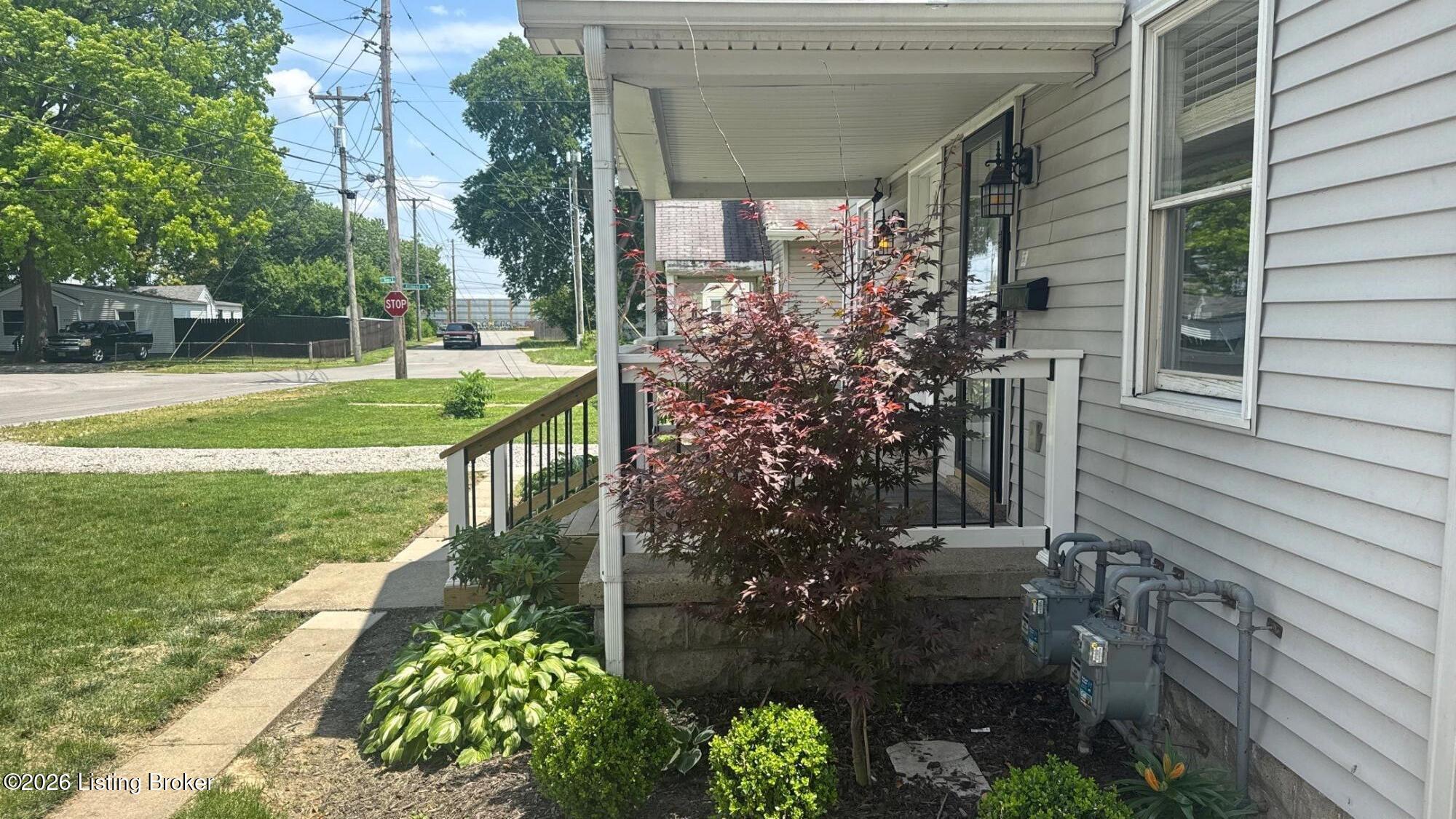 204 E Florence Ave
