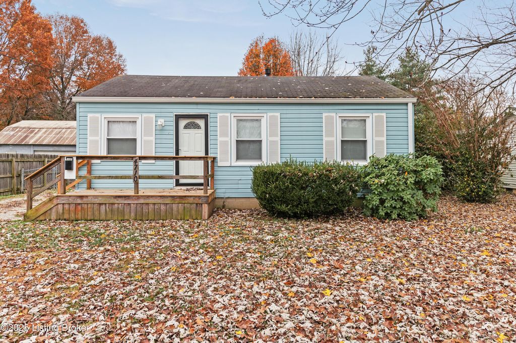 Photo of 4710 Crawford Ave, Louisville, KY 40258 (MLS # 1704150)
