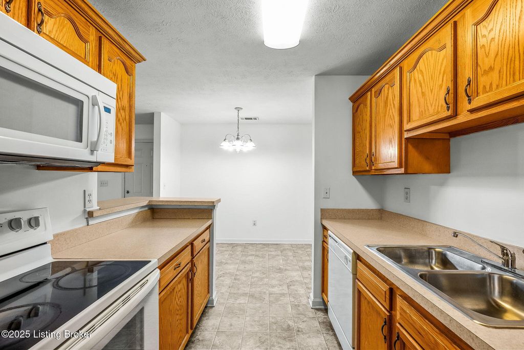 Photo of 9303 Stonestreet Rd #UNIT 214, Louisville, KY 40272 (MLS # 1705273)