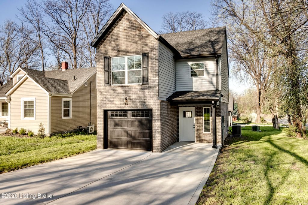 Photo of 114 N Elm Grove Ave, Bardstown, KY 40004 (MLS # 1712350)