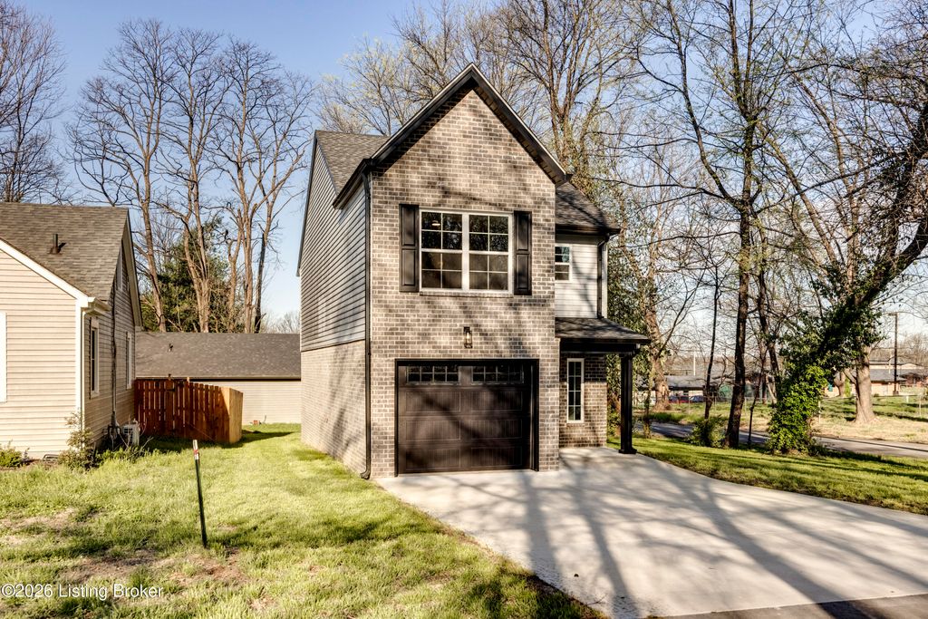 Photo of 114 N Elm Grove Ave, Bardstown, KY 40004 (MLS # 1712350)