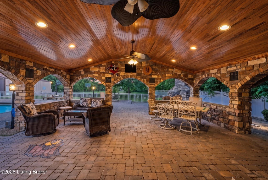 Photo of 5504 Mount Washington Rd, Louisville, KY 40229 (MLS # 1730501)