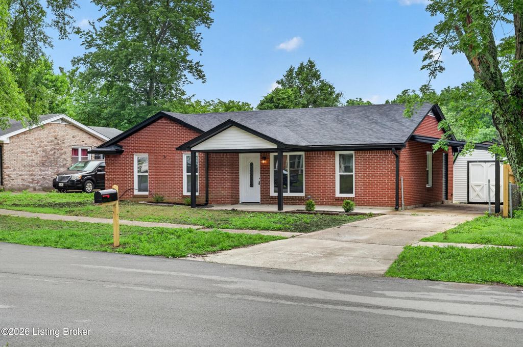 Photo of 8907 Lantana Dr, Louisville, KY 40229 (MLS # 1718519)