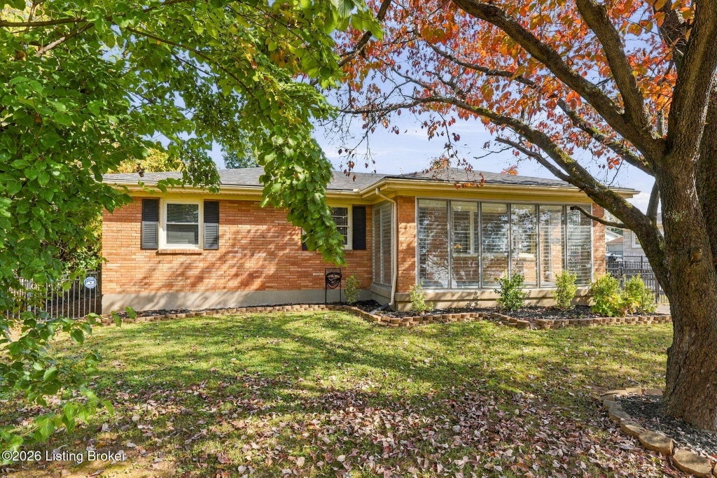 Photo of 369 Jackie Way, Shepherdsville, KY 40165 (MLS # 1732955)