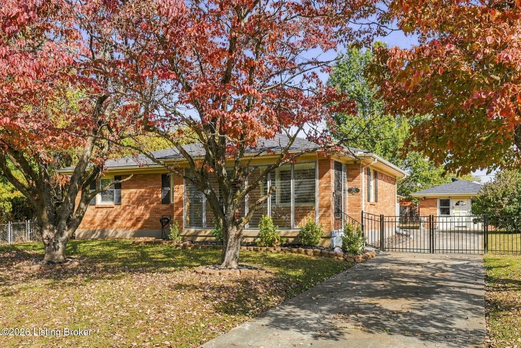Photo of 369 Jackie Way, Shepherdsville, KY 40165 (MLS # 1732955)