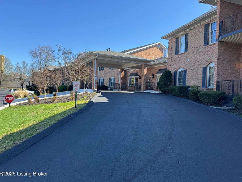 Photo of 1612 Gardiner Ln #113, Louisville, KY 40205 (MLS # 1712875)