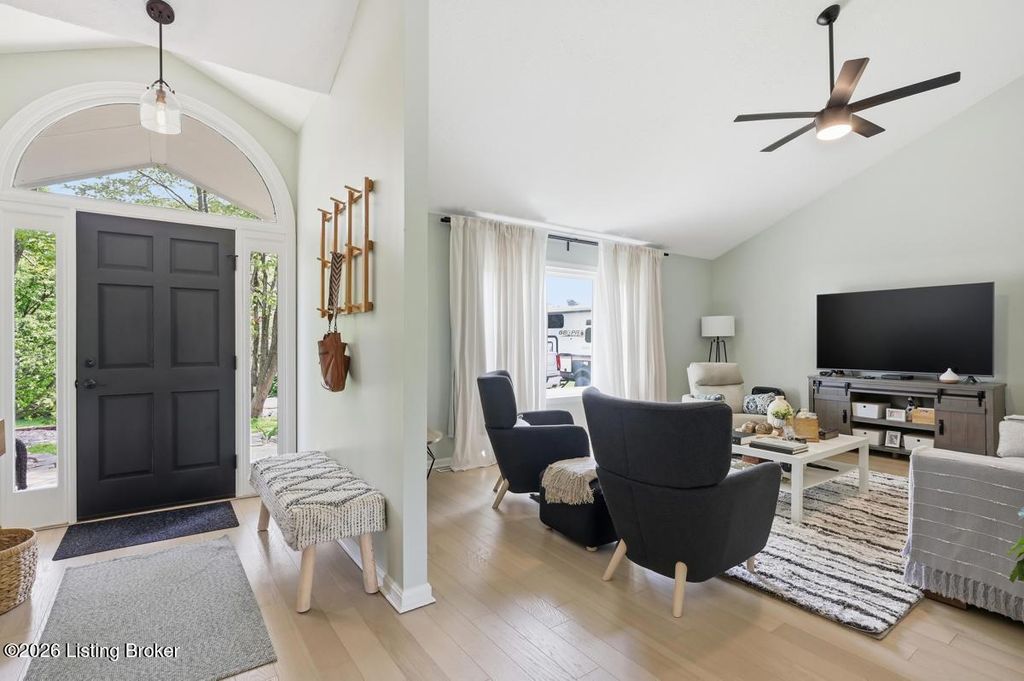 Photo of 103 Patrick Ct, Elizabethtown, KY 42701 (MLS # 1714940)