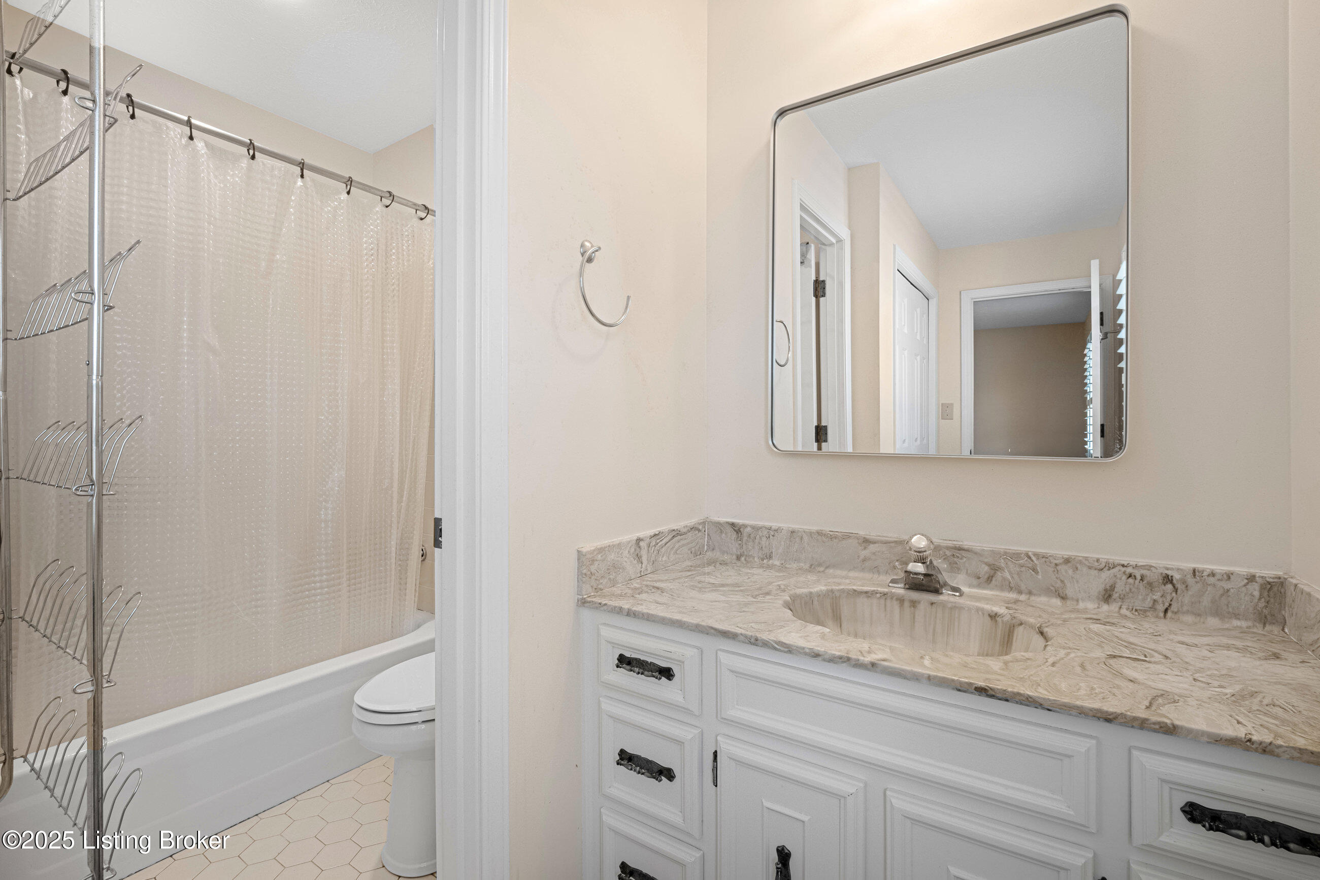 2412 Hayward Rd, Louisville, Kentucky image 18