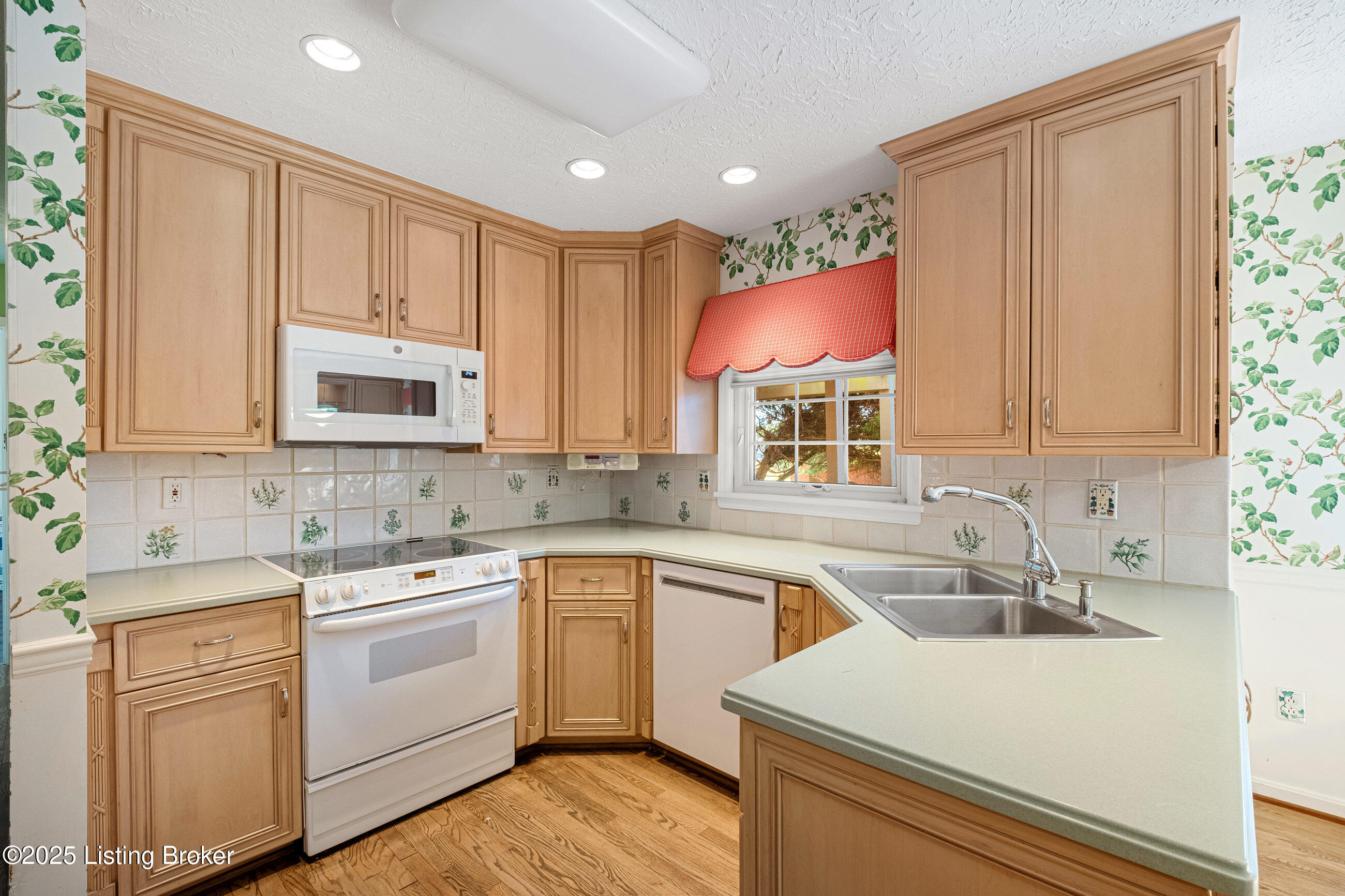 2412 Hayward Rd, Louisville, Kentucky image 5