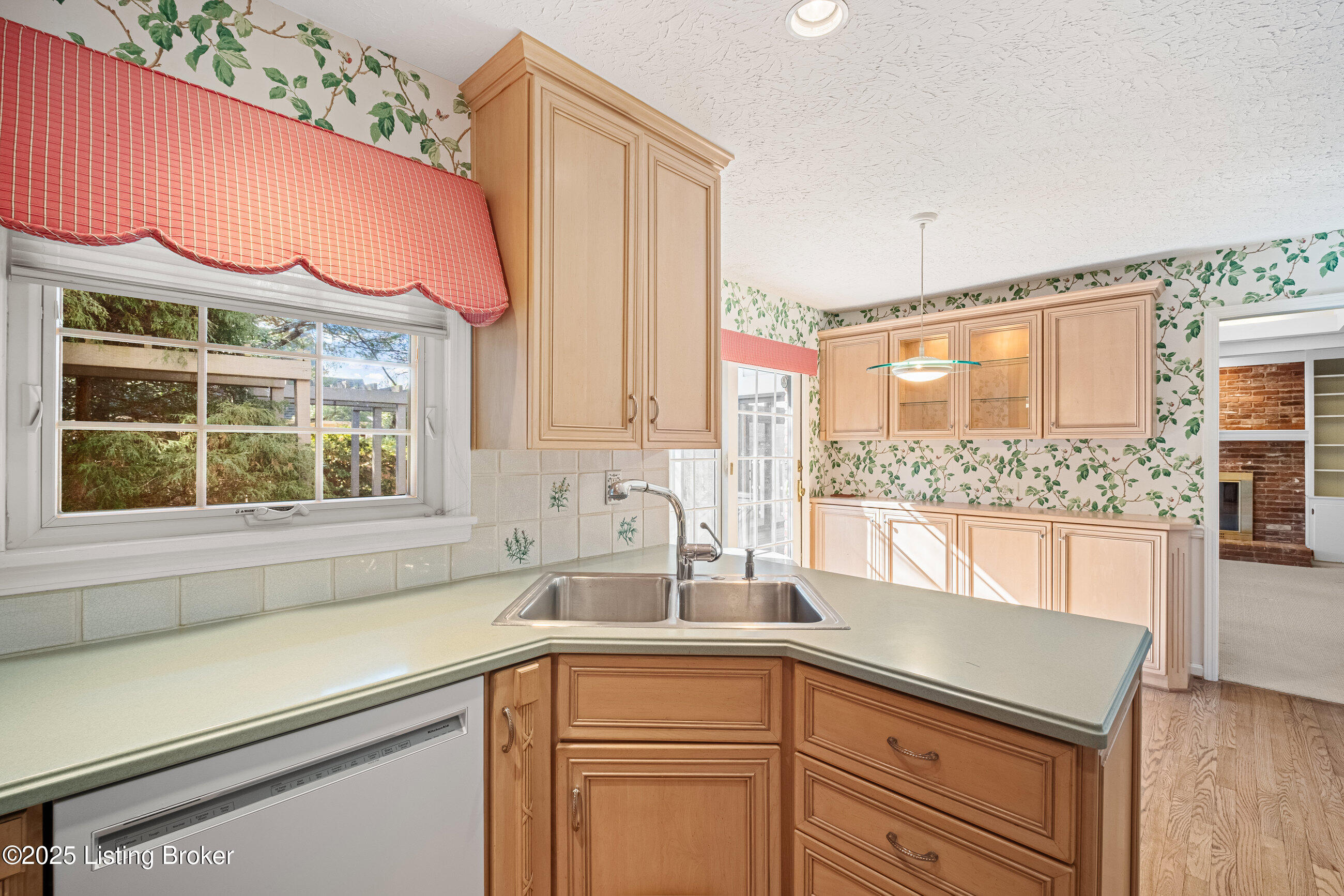 2412 Hayward Rd, Louisville, Kentucky image 6