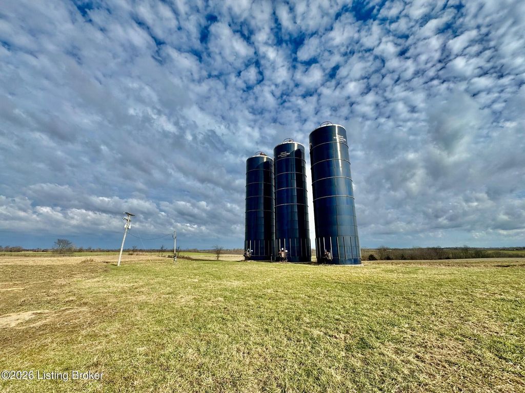 Photo of 1656-5 Old Perryville Loop, Springfield, KY 40069 (MLS # 1712397)